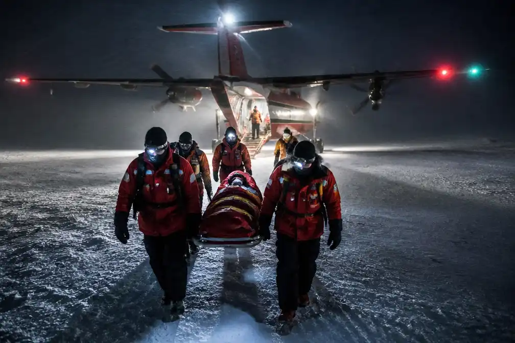 Australisch team redt zieke Amerikaanse onderzoeker bij -43°C op Antarctica