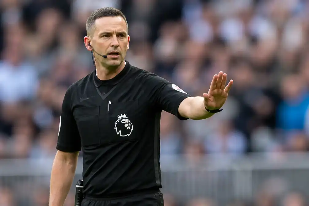 Michael Oliver fluit Nederland-Zweden op WK
