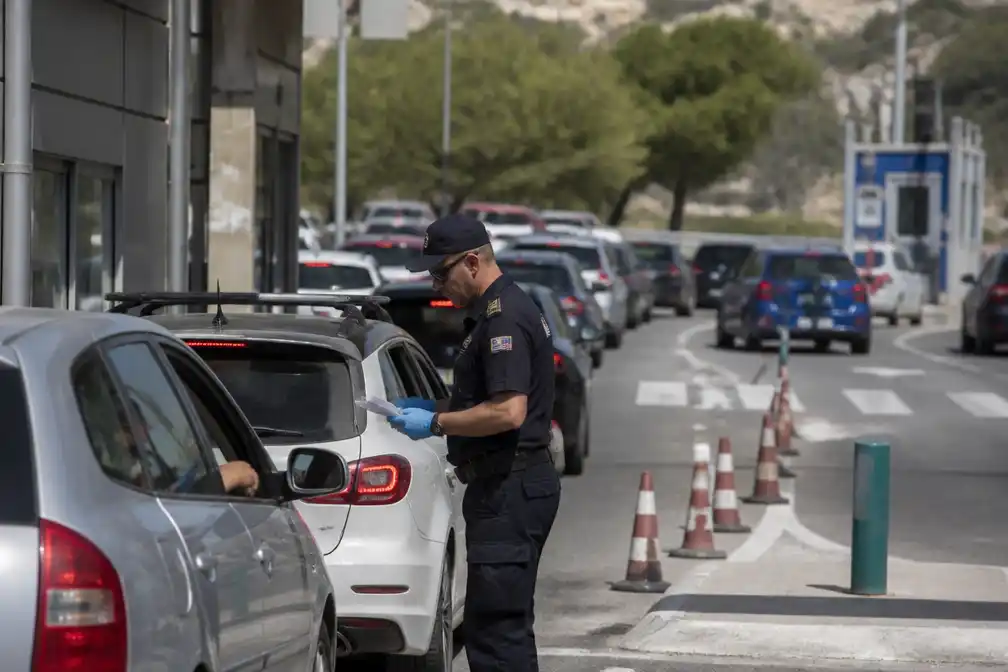 Spanje voert maand lang grenscontroles in voor reizigers uit Italië
