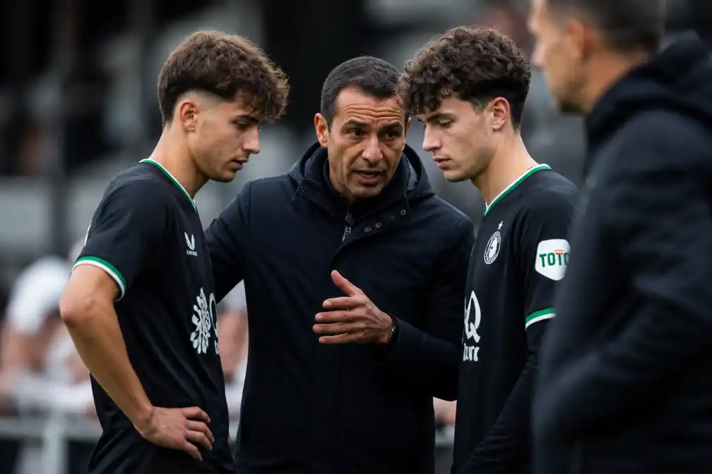 Middenveld Feyenoord bekoort en stort dan in bij Eredivisie-opener bij Sparta