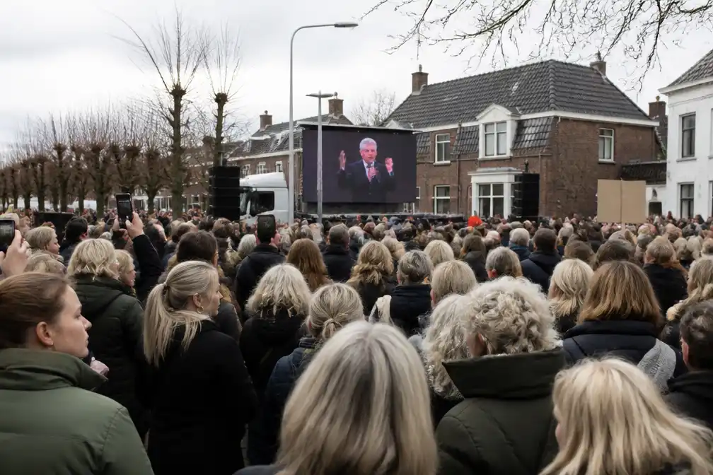 Geert Wilders spreekt bij anti-azc-protest in Didam
