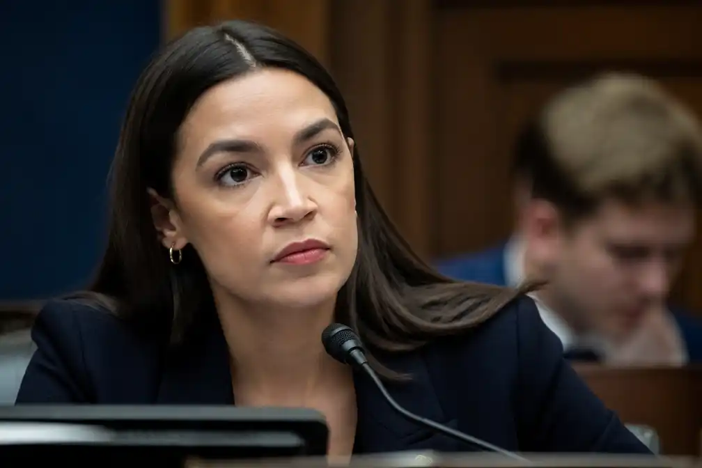 Ocasio-Cortez laat eicellen invriezen en deelt traject online