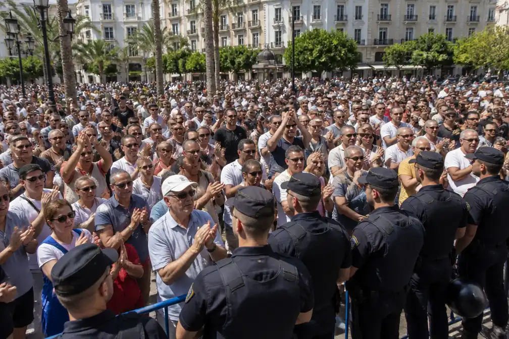 Inwoners Ceuta protesteren tegen migratiecrisis, eisen hulp en strengere grens