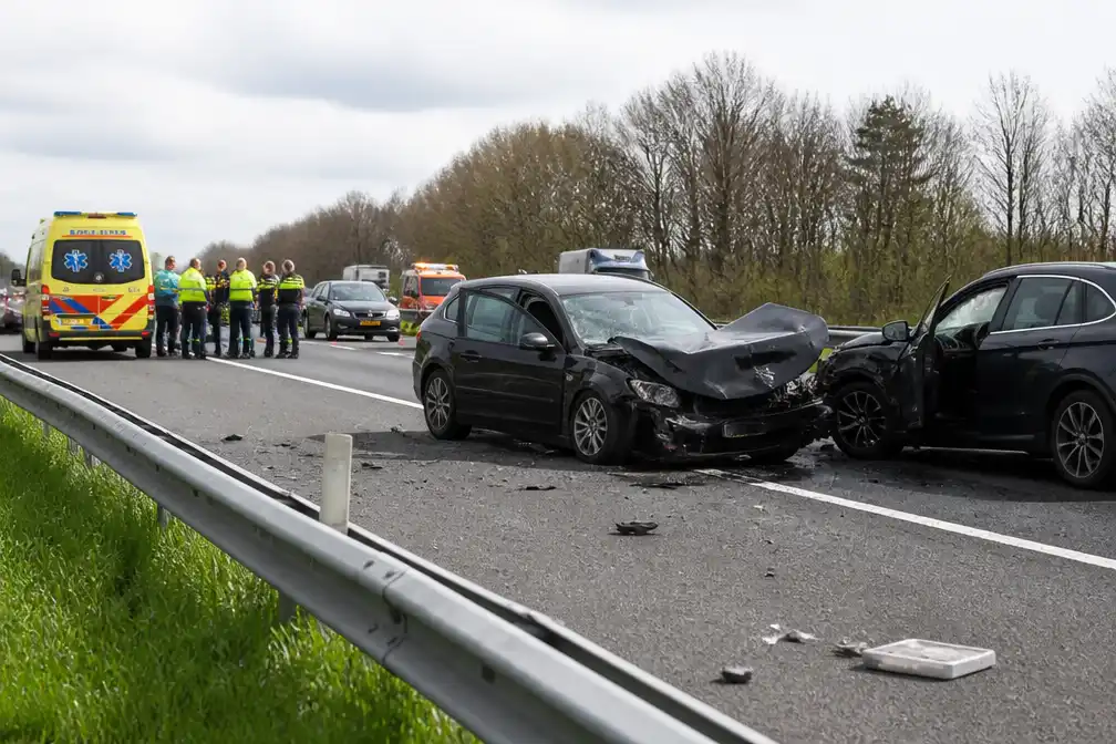 Baby van vijf maanden onder zeven gewonden bij ongeluk op A50 bij Uden