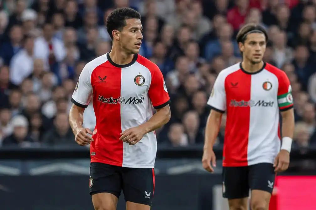 Zechiël neemt Feyenoord bij de hand; aanvoerder Valente prijst hem
