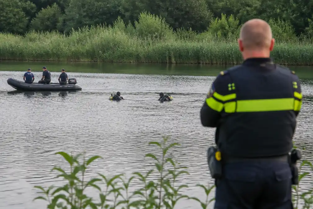 Politie zoekt in Rotterdamse plas naar wapen Berkelse vergismoord