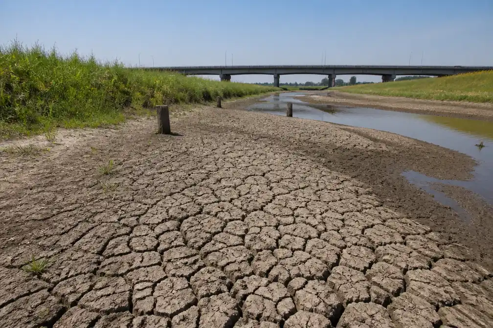 Droogtechef Rijkswaterstaat noemt situatie ongekend, maar ziet geen reden voor paniek