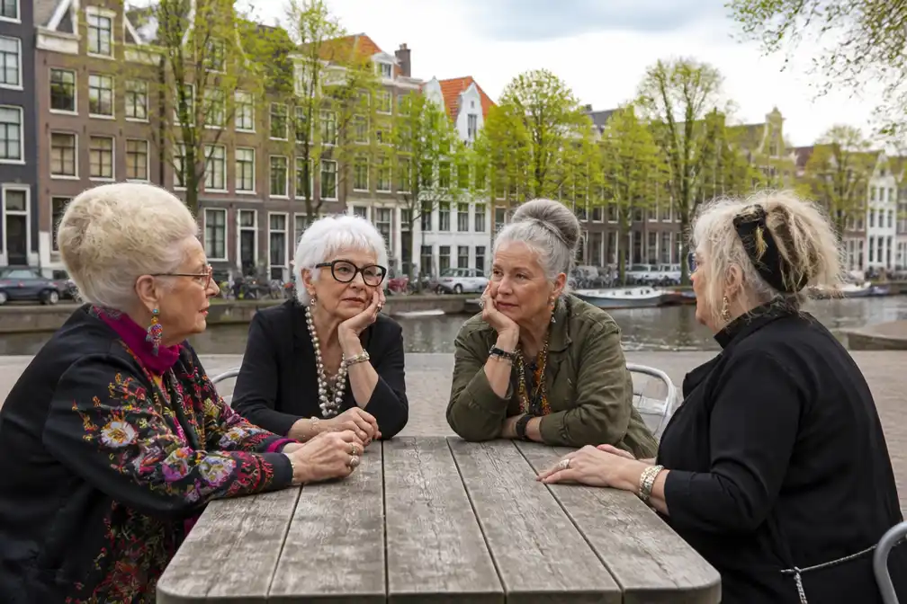Grannies van Amsterdam doorbreken taboe rond eigen uitvaart