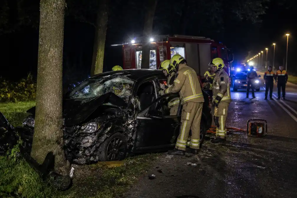 Twee gewonden bij afzonderlijke auto-ongelukken in Deurne en Beverwijk