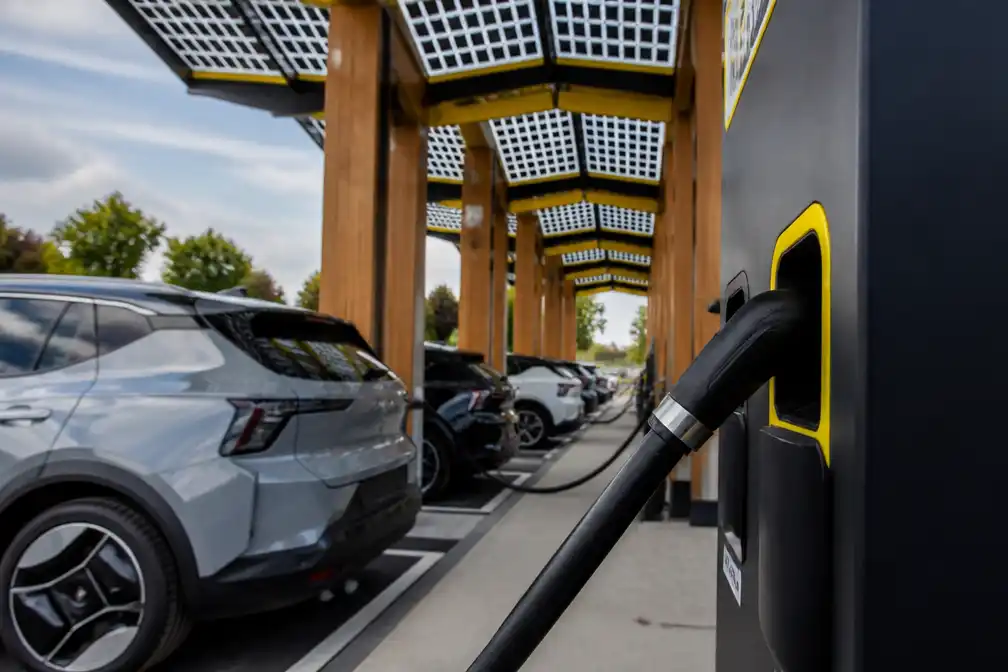 Fastned verhoogt winstverwachting en opent recordaantal laadstations