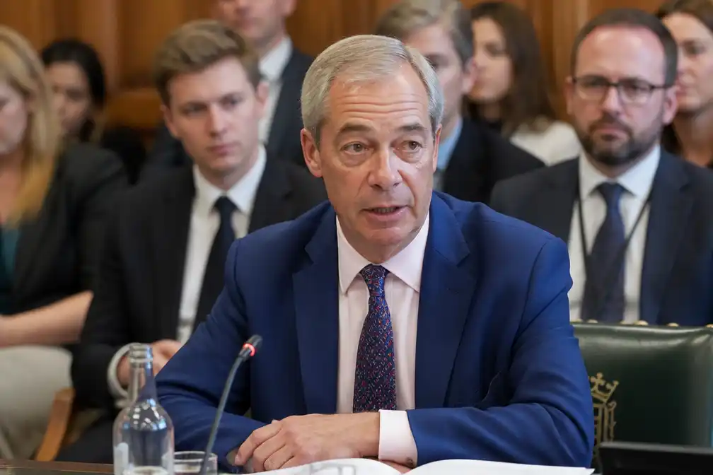 Parlementair onderzoek naar Farage en donatie hervat na verkiezingswinst