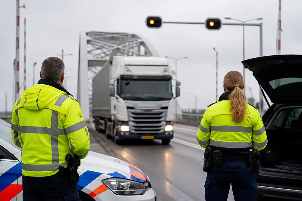 Handhavingsactie Merwedebrug tegen overtreders begint maandag
