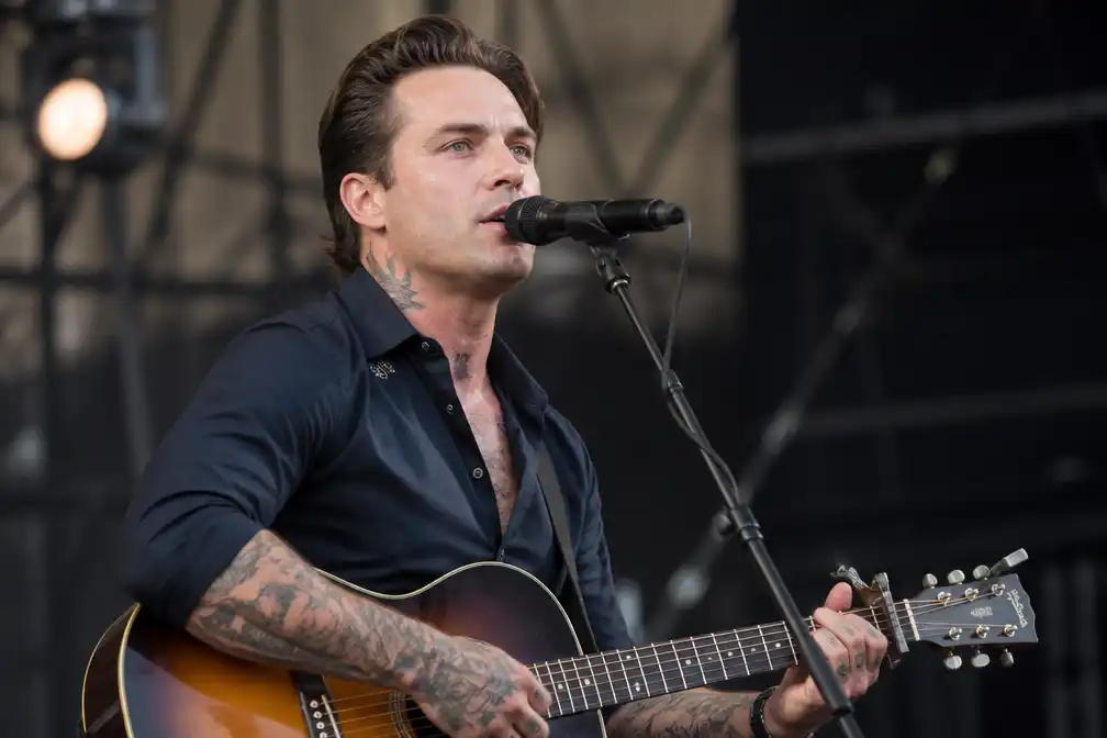 Douwe Bob in gesprek met Amerikaanse platenmaatschappijen tijdens VS-bezoek