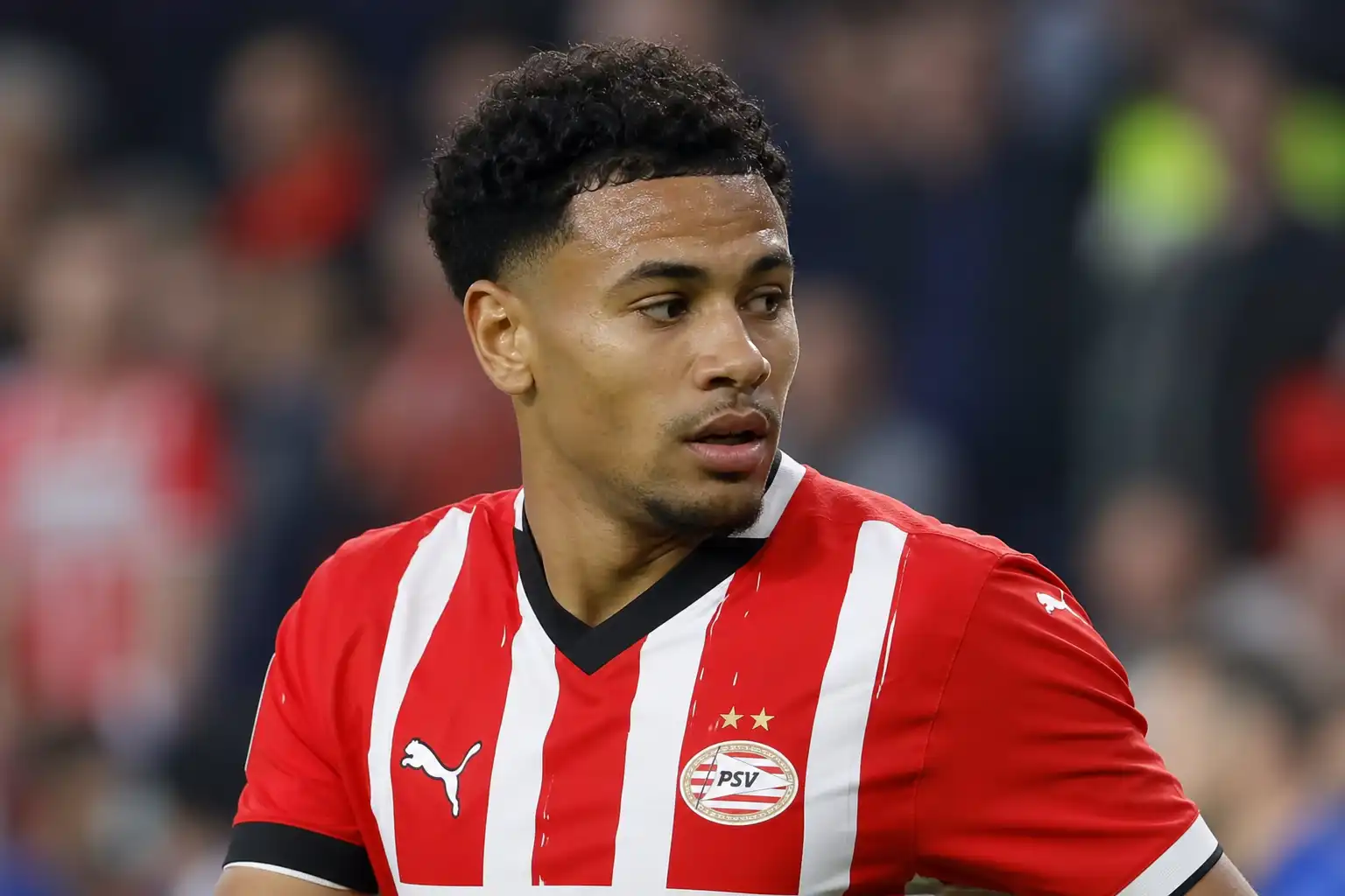 Fenerbahce aast ook op PSV'er Mauro Júnior