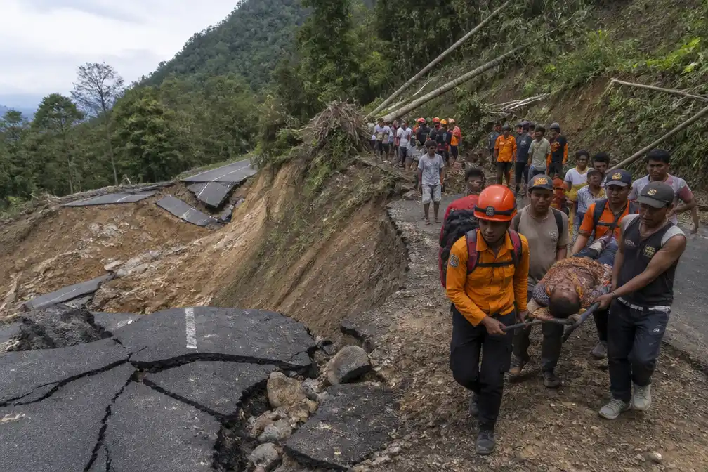 Zware aardbeving op Flores eist zeker 48 levens in Indonesië