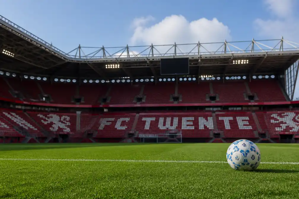 FC Twente ontvangt PEC Zwolle in Eredivisie; beide ploegen jagen op eerste punten
