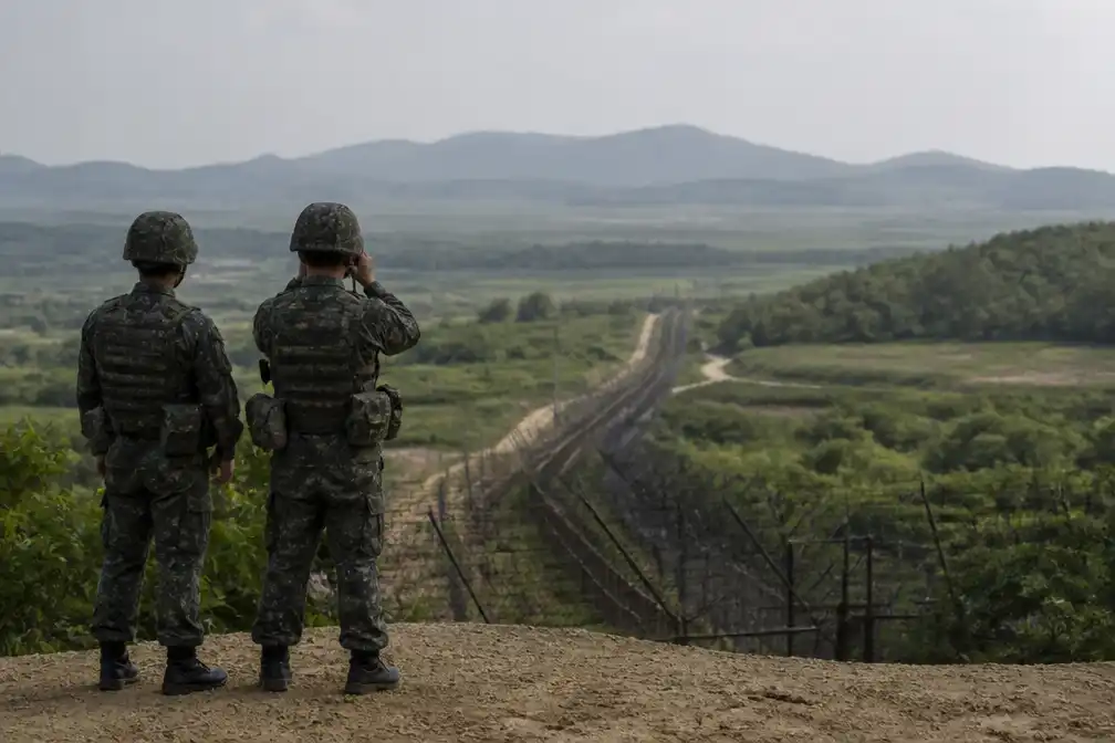 Zuid-Korea lost waarschuwingsschoten na oversteek demarcatielijn door Noord-Koreaanse militairen