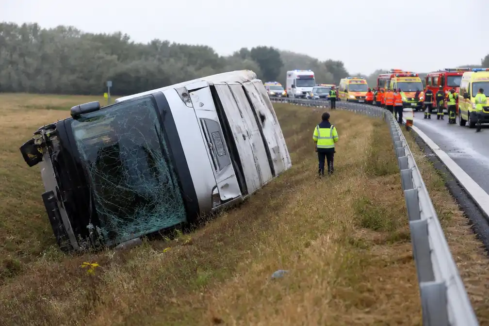 Zeker twaalf doden bij ongeluk met Poolse toeristenbus in Hongarije