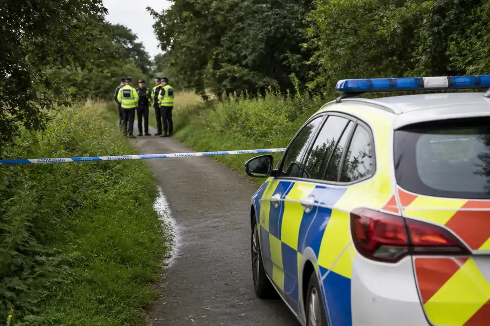 Doodgestoken? Nee: man (55) overlijdt na hondenbeet in Wakefield; moordonderzoek