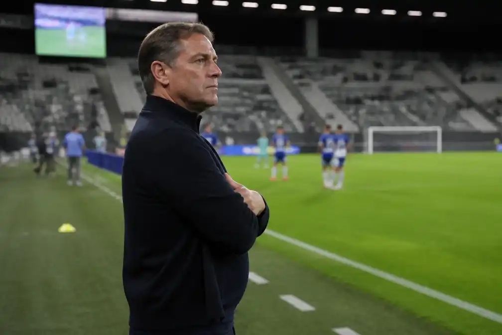 AA Gent wil tweede competitiezege in La Louvière, De Mil voert vijf wissels door