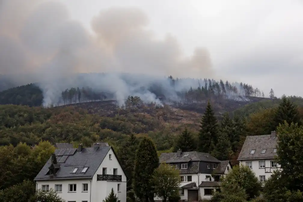 Natuurbrand in België rukt niet verder op naar Duitsland na evacuaties Monschau
