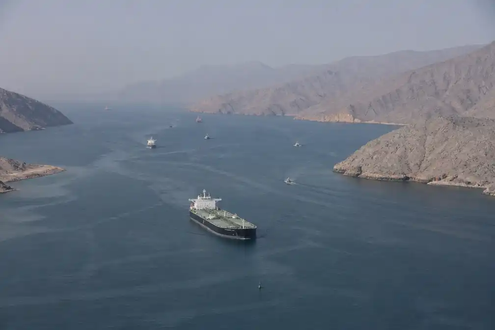 Trump dreigt Oman te bombarderen als het akkoord Straat van Hormuz blokkeert