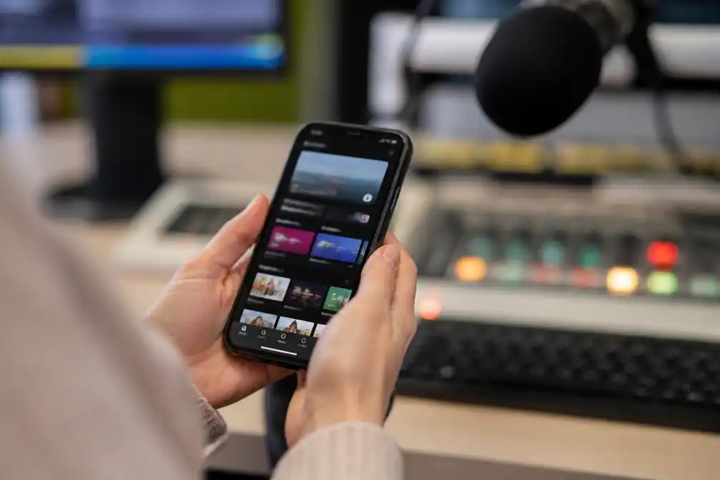 VRT schrapt apps van zeven radiozenders en verhuist luisteraars naar VRT MAX