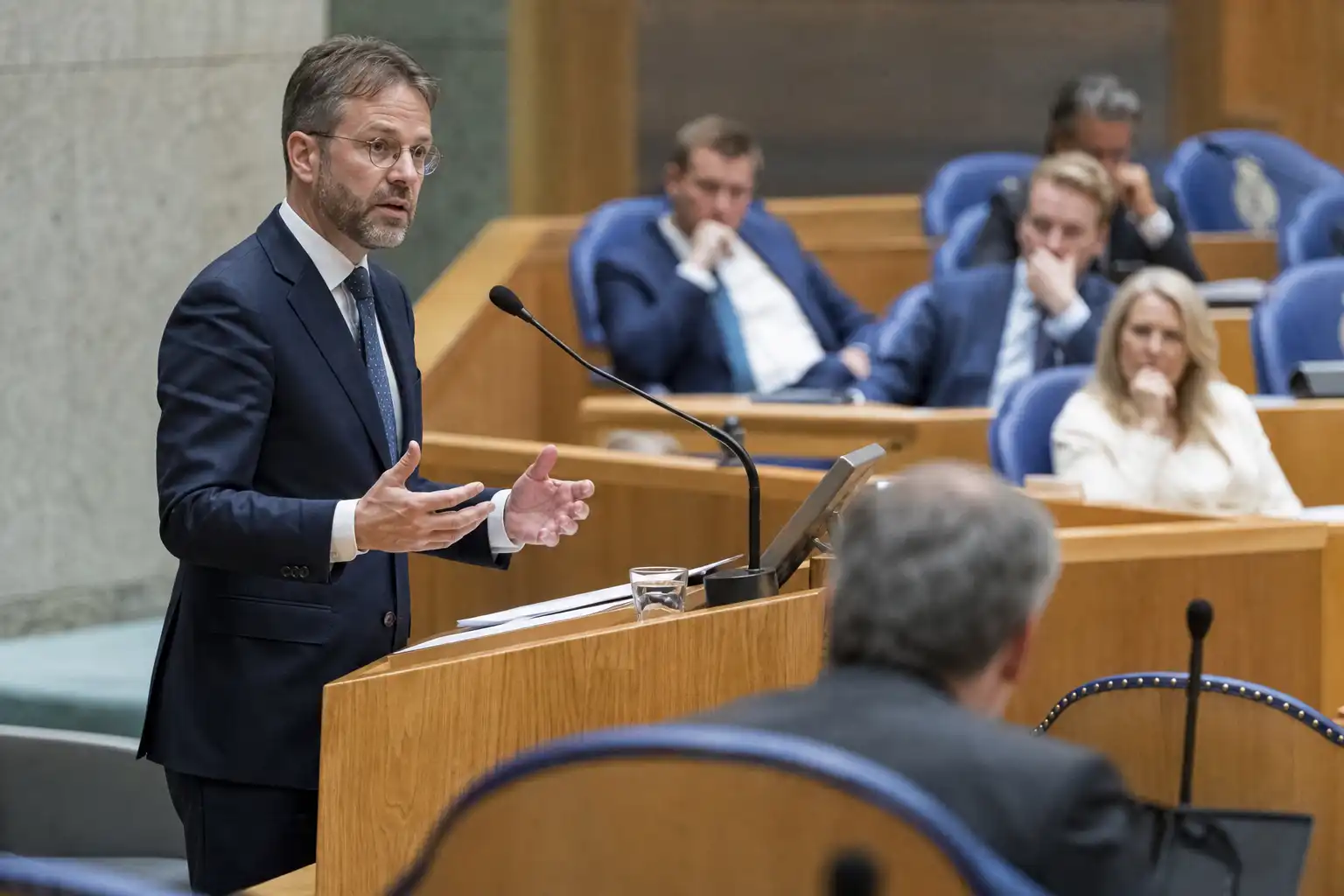 Staatssecretaris Eerenberg smeekt senaat om uitstel box 3, waarschuwt voor miljardengat