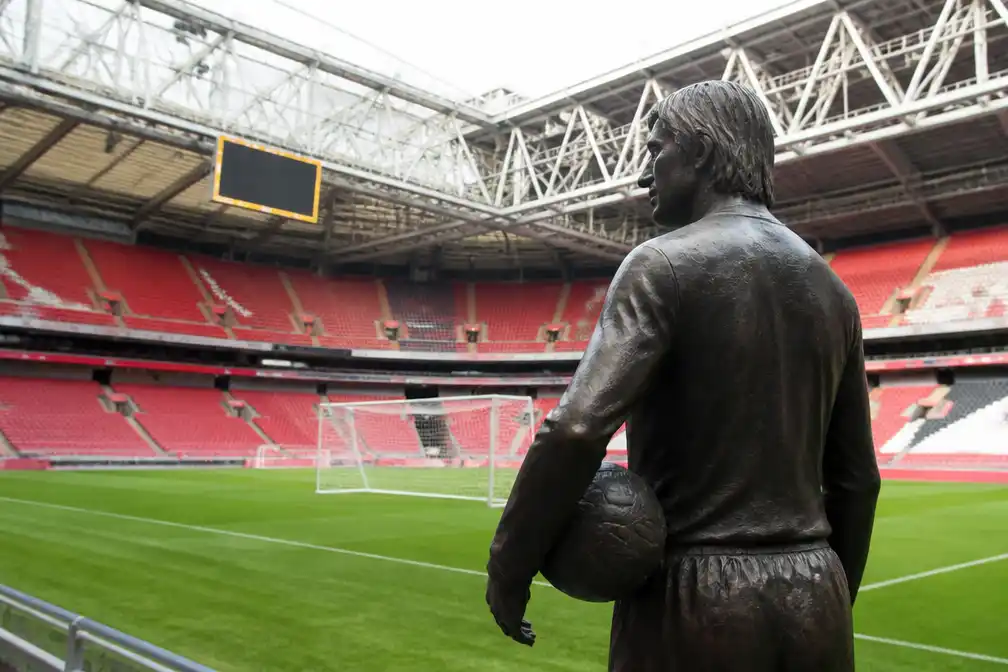 Ajax staat één stap van hoofdfase Conference League, met FC Sion als horde