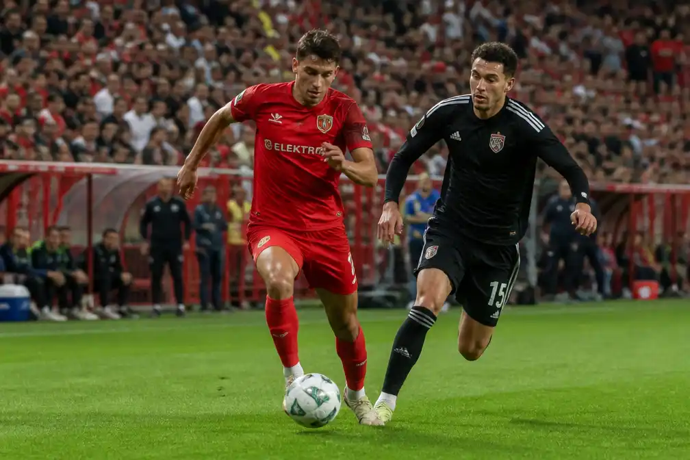 FC Twente verliest met 1-0 van Qarabag in play-offs Conference League