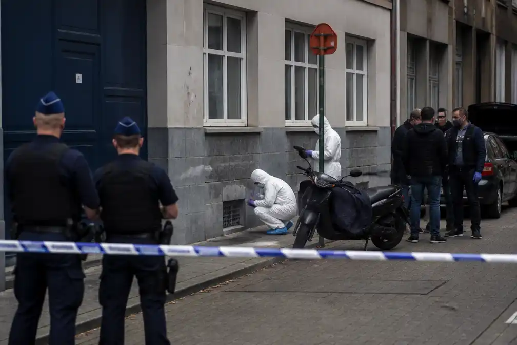 Schietpartij met oorlogswapens op politiecommissariaat in Anderlecht