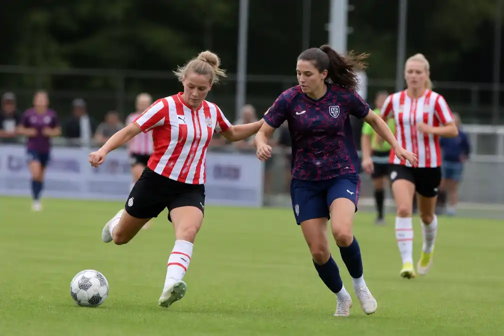 Voetbalsters PSV verspelen eerste punten met gelijkspel tegen FC Utrecht