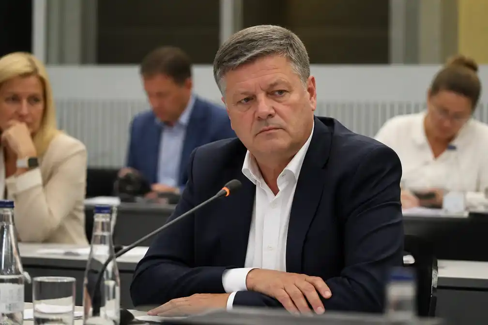 Mechelse oppositie haalt uit naar Somers over verloning medewerkster