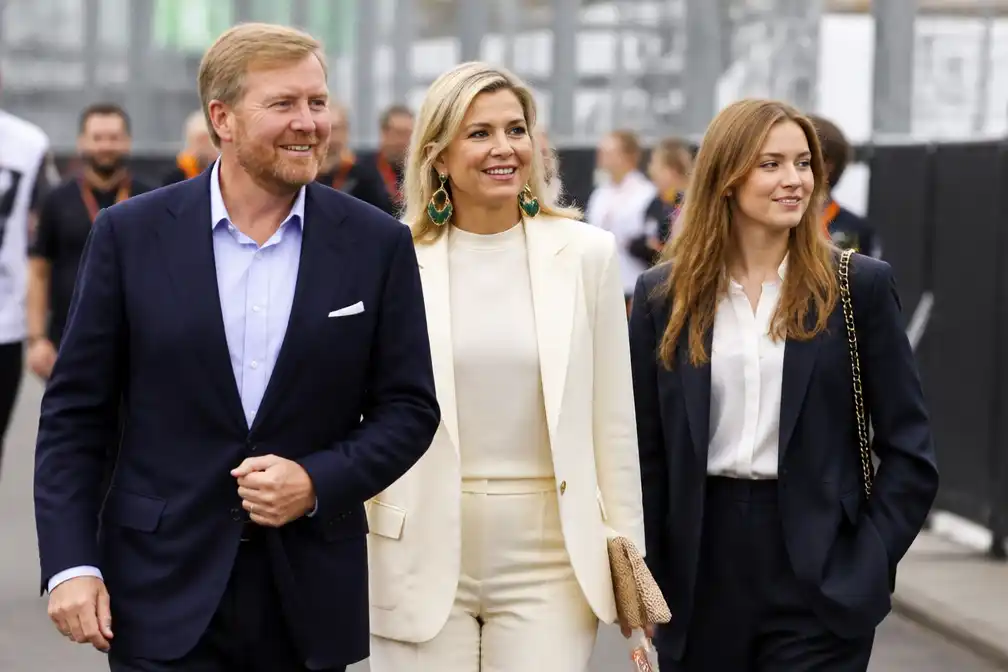 Koning Willem-Alexander op Zandvoort voor prijsuitreiking na laatste Dutch GP