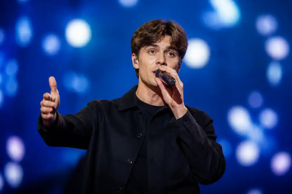 Tien finalisten Zomerhit 2026 bekend: Aaron Blommaert, K3 en Bas Serra zijn erbij