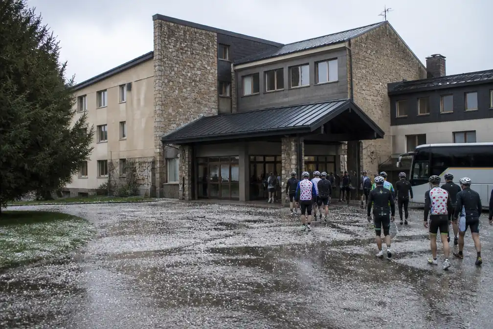 Hotel in Pyreneeën dat Vuelta-renners opving na gestaakte etappe bedolven onder toprecensies