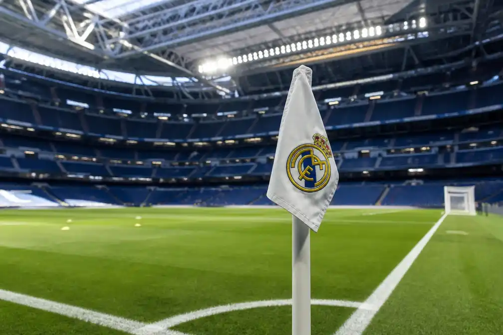 Dumfries maakt zich op voor debuut in Bernabéu bij Real Madrid - Real Sociedad