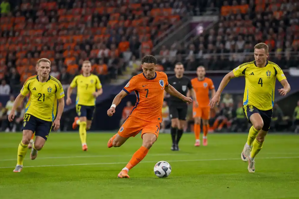 Oranje imponeert maar blijft kwetsbaar in WK-duel