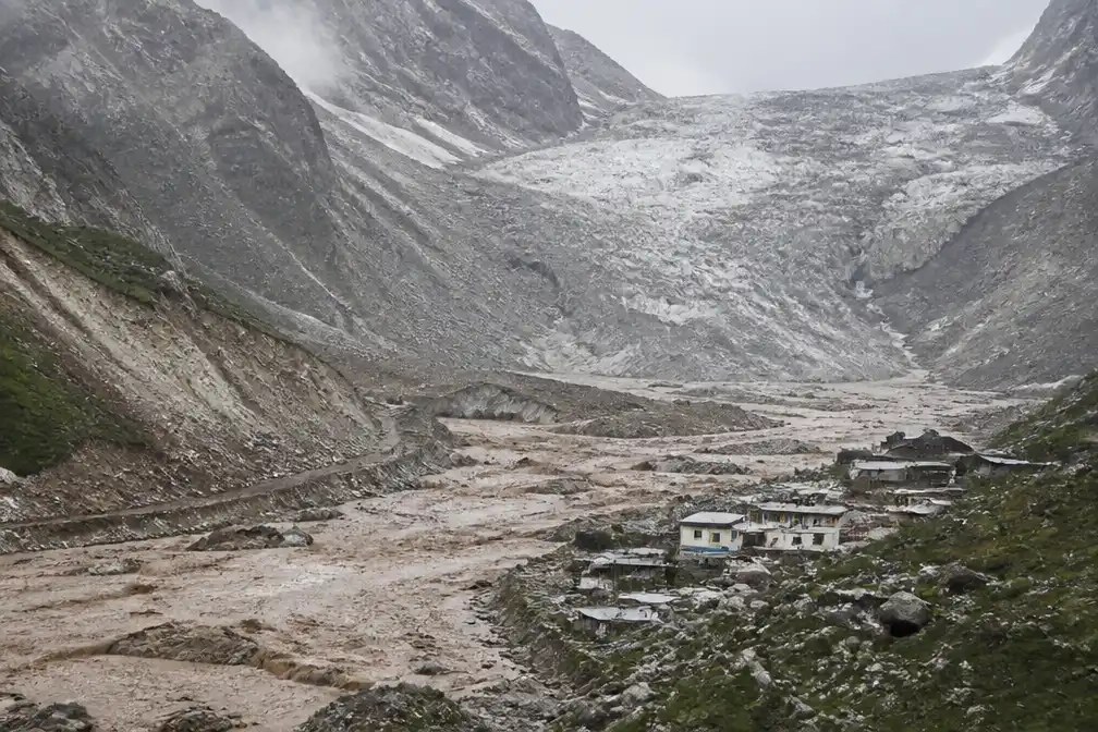Gletsjerinstorting veroorzaakte overstromingen in Nepal en Tibet, zegt USGS