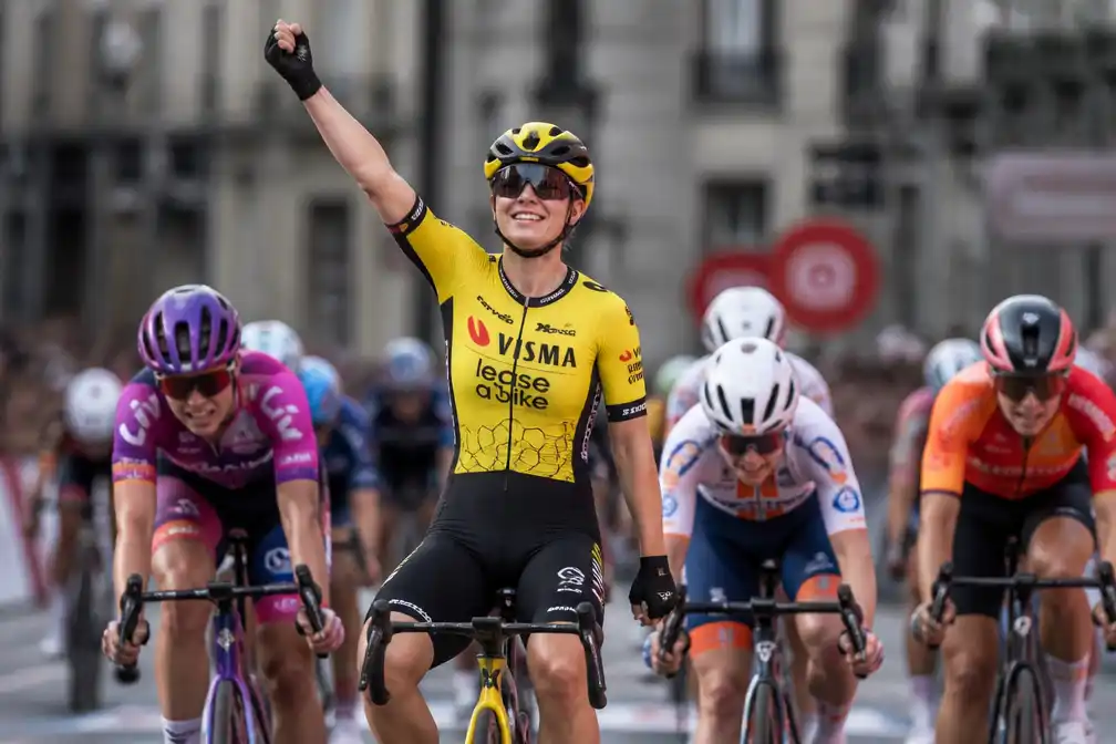 Marianne Vos wint slotrit Ronde van Catalonië voor eerste zege van seizoen