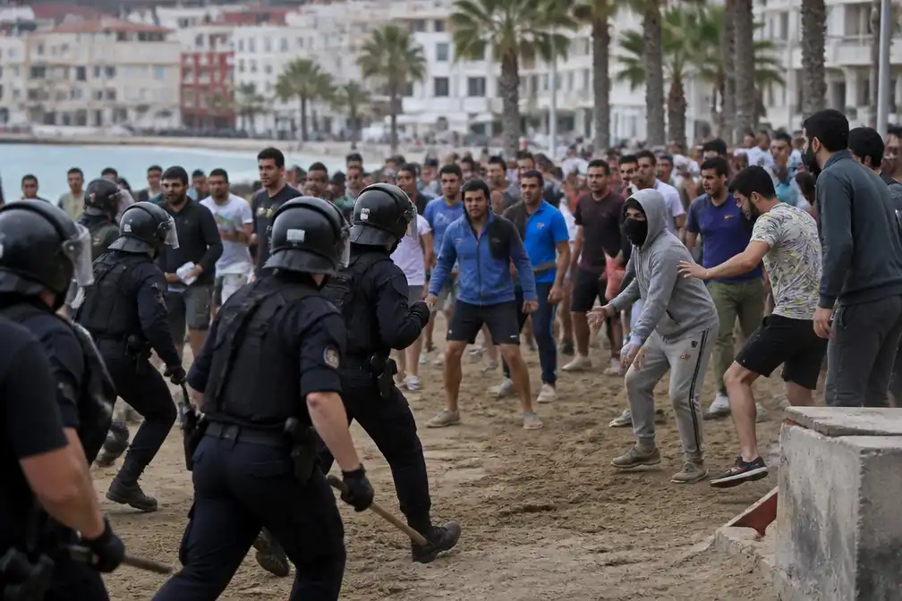 Opnieuw botsingen in Ceuta tussen politie en bewoners na migratiegolf