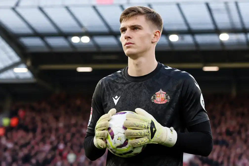 Sunderland verlengt contract Robin Roefs na sterk Premier League-debuut