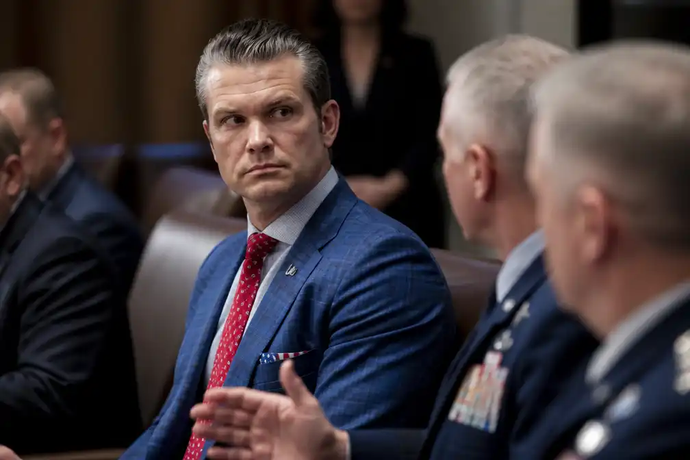 Militairen waarschuwen Hegseth: Iranoorlog doorzetten onhoudbaar