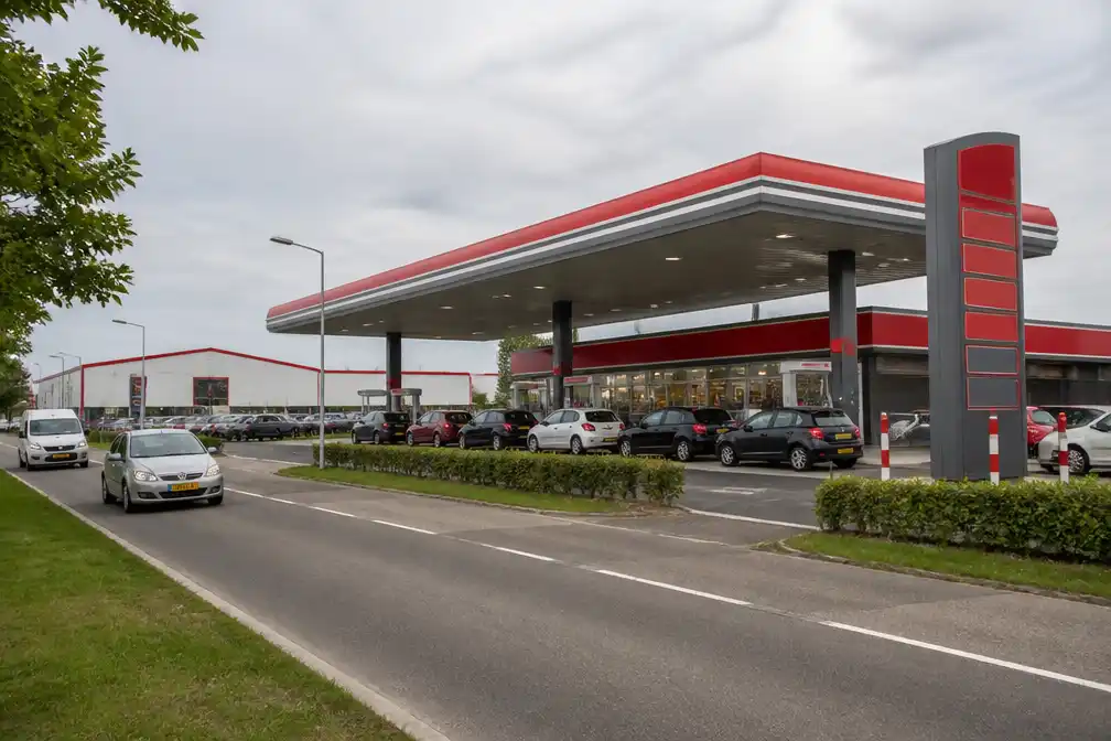 Betuws dorp Gendt lokt klanten met Duitse prijzen, benzine en schnitzels