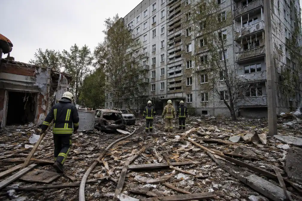 Russische aanvallen doden zeker 12 in Oekraïne, 17 gewond bij Kyiv