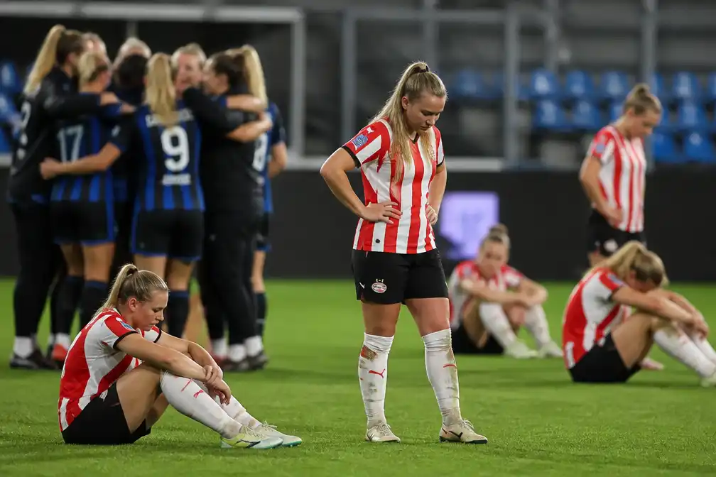 PSV-vrouwen missen Champions League na gelijkspel tegen HB Køge, Feyenoord knokt zich terug