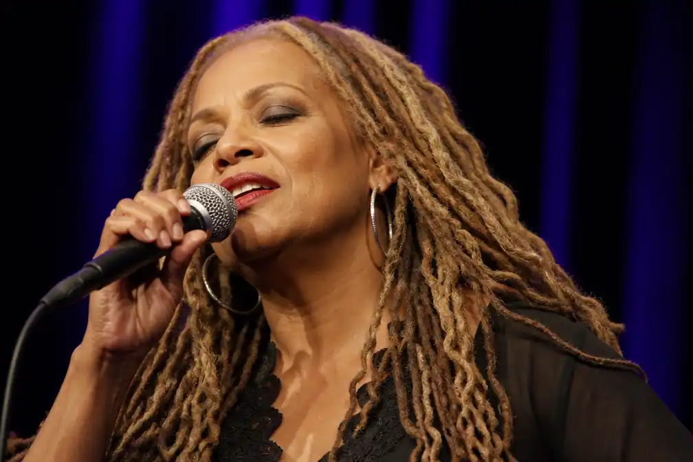 Amerikaanse jazzzangeres Cassandra Wilson (70) overleden