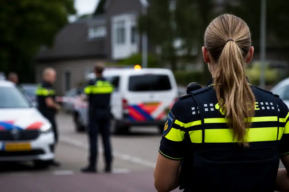 Agent gewond bij schietpartij Overasselt thuis, collega van ic af