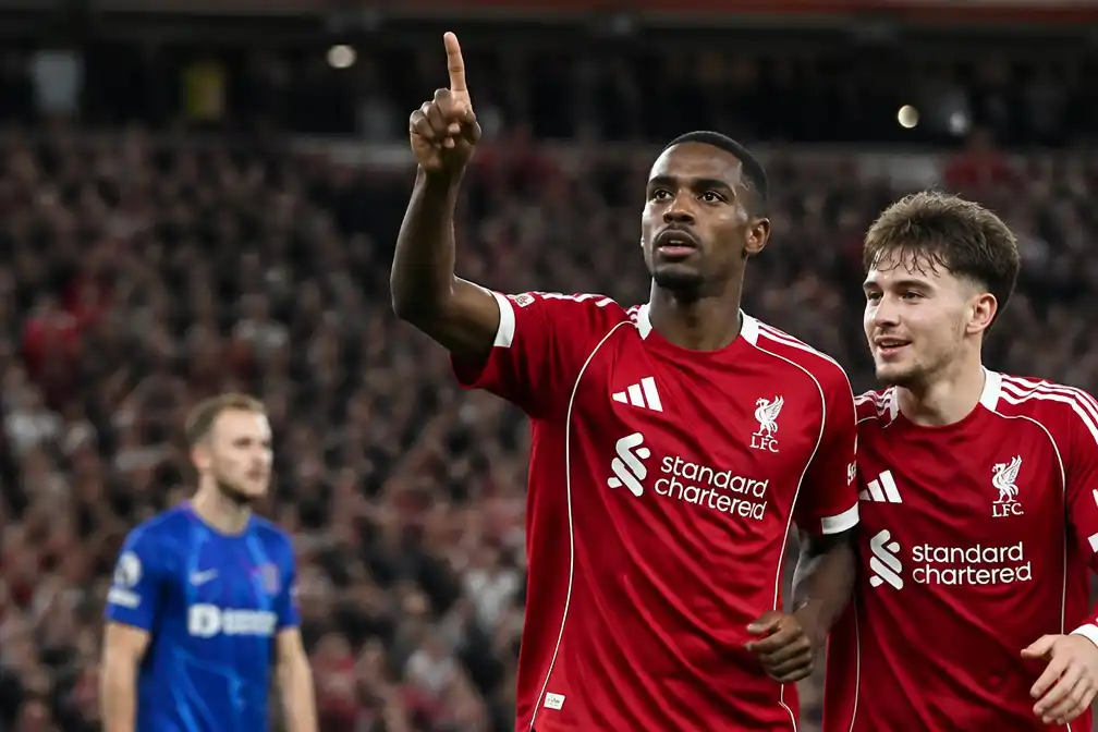 Twee vroege goals Isak bezorgen Liverpool eerste zege van het seizoen bij Ipswich