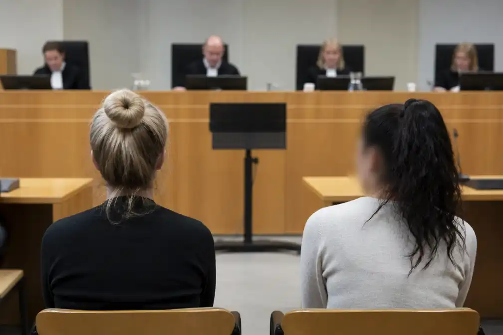 OM eist 2 jaar cel tegen moeder en vriendin voor kindermishandeling Utrecht